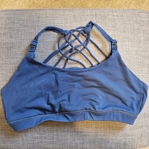 Oceane 4 Hands free pumping and nursing sports bra